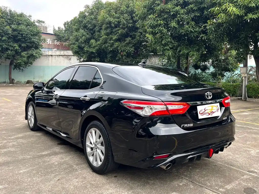 Toyota Camry 2022 — фото 9