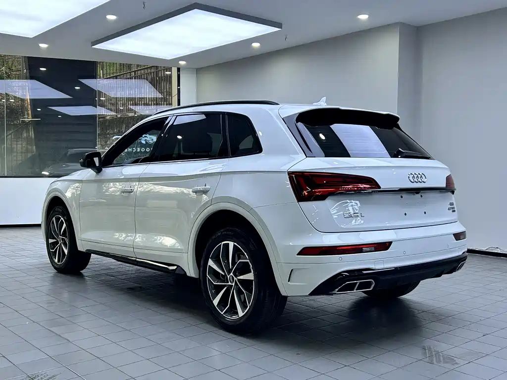 Audi Q5L 2023 — фото 10