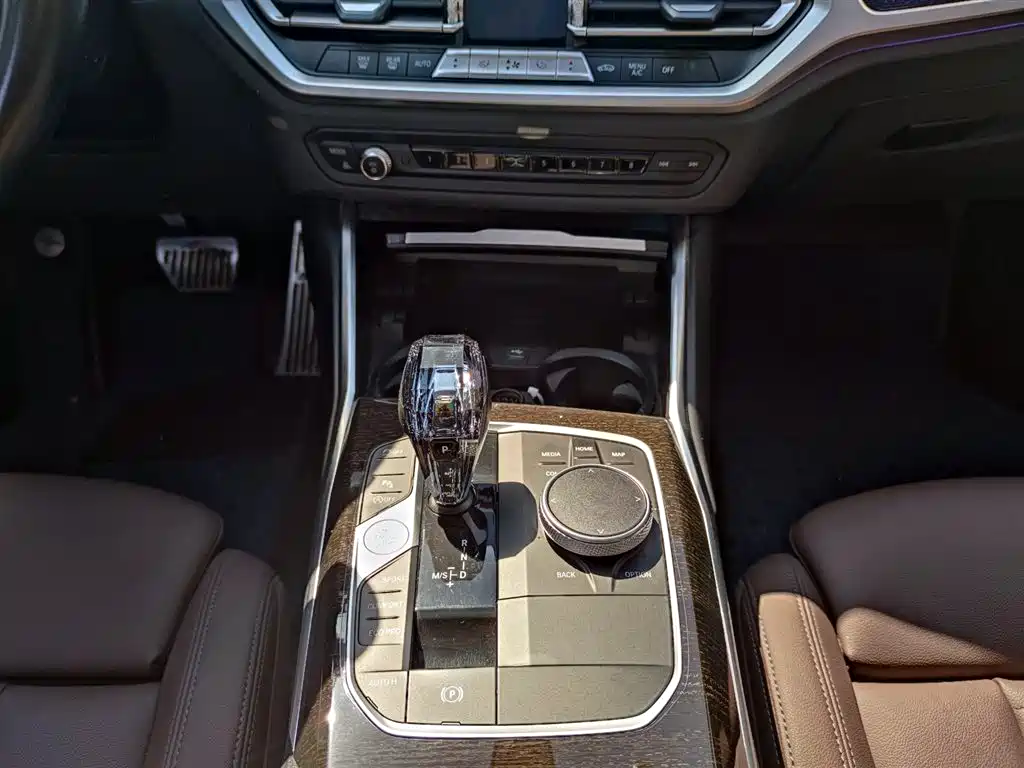 BMW 3 Series 2021 — фото 14
