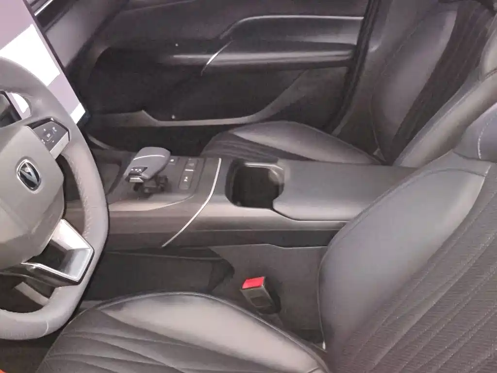 Changan Eado 2025 — фото 8