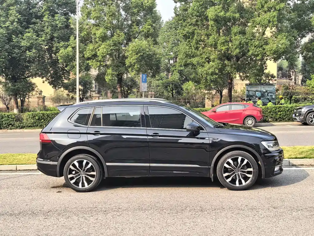 Volkswagen Tiguan L 2021 — фото 14