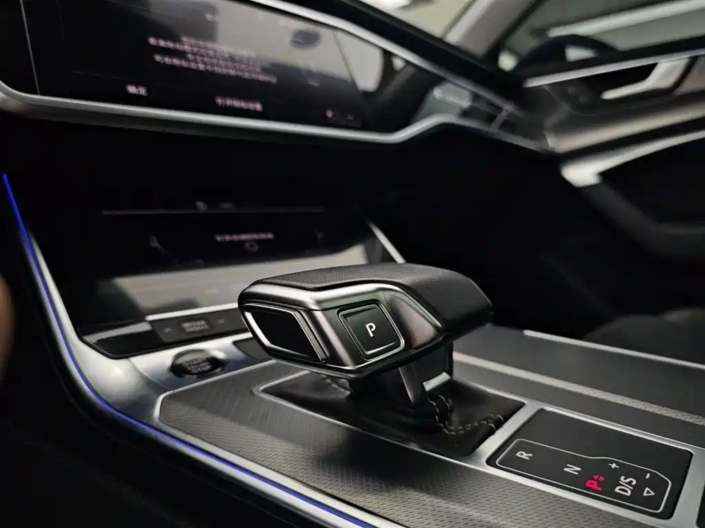 Audi A7L 2024 — фото 12