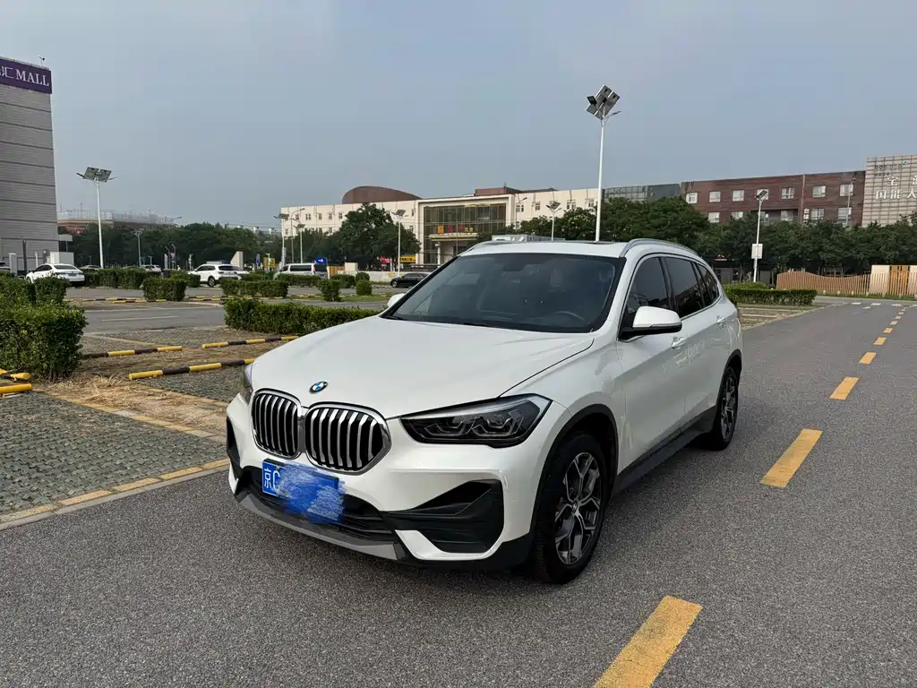 BMW X1 2021 — фото 1