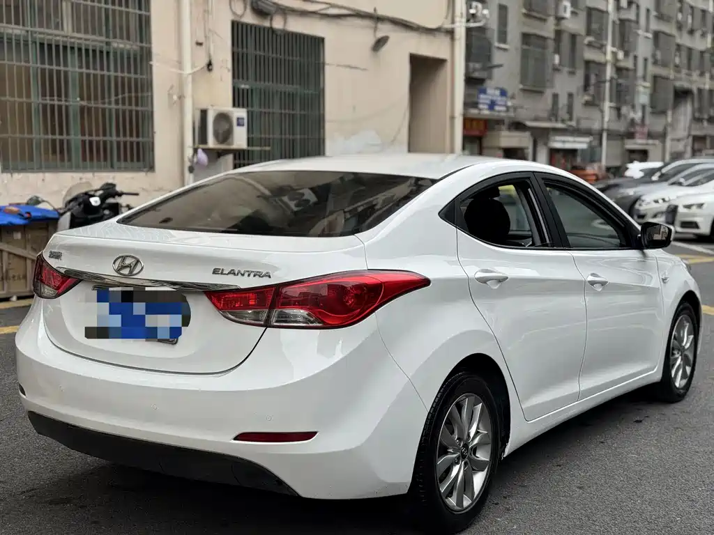 Hyundai Elantra Langdong 2015 — фото 7