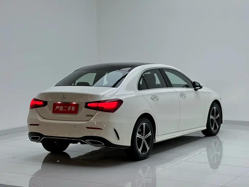Mercedes-Benz A-Class 2024 — фото 12