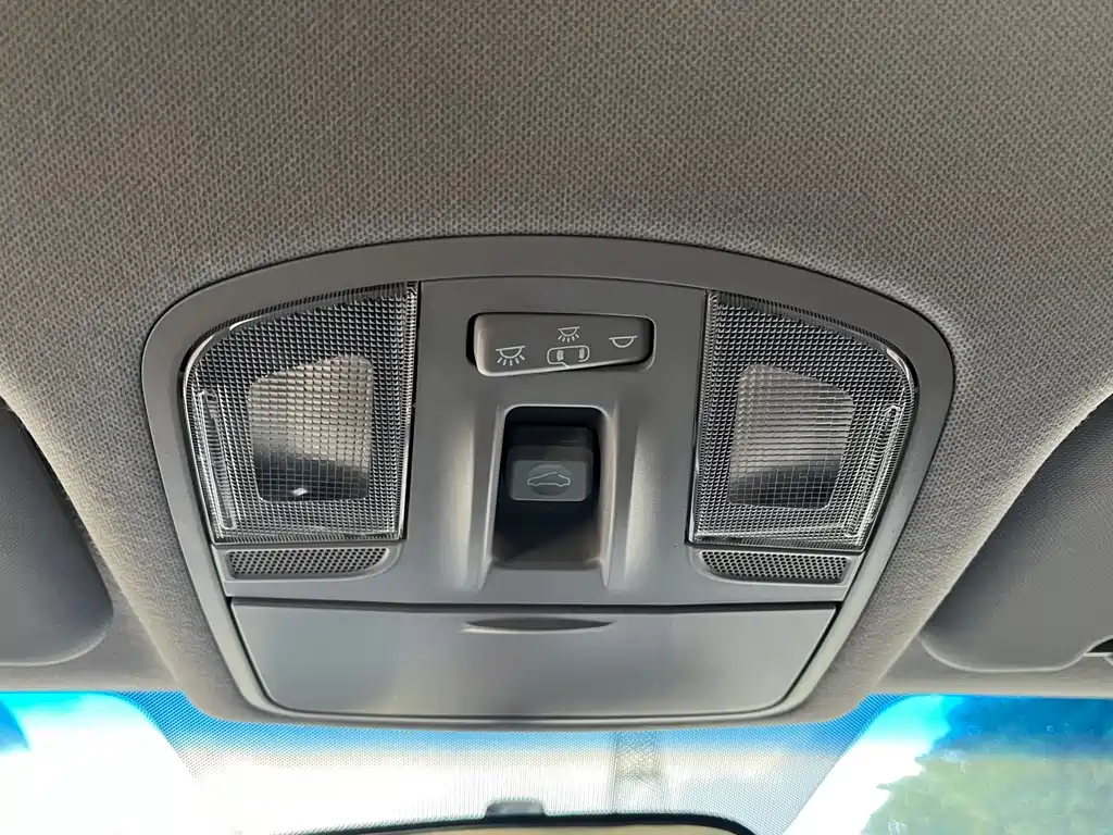 Hyundai Elantra 2018 — фото 13