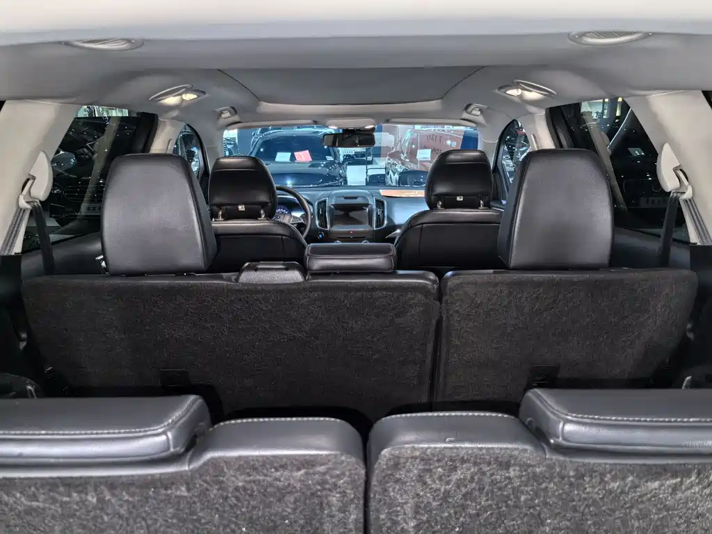 Ford Edge 2018 — фото 10