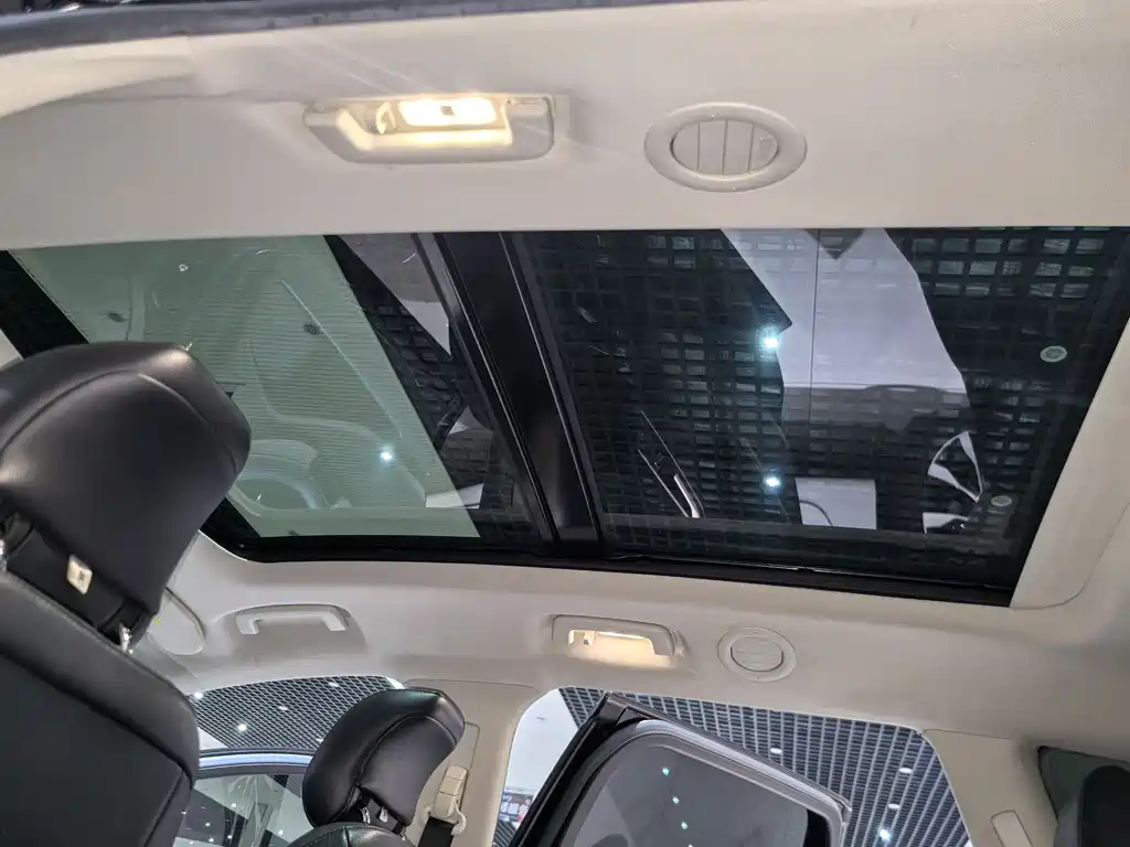 Ford Edge 2018 — фото 18