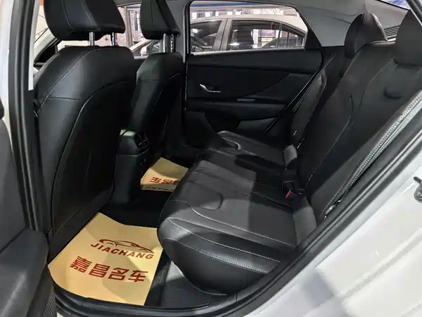 Hyundai Elantra 2023