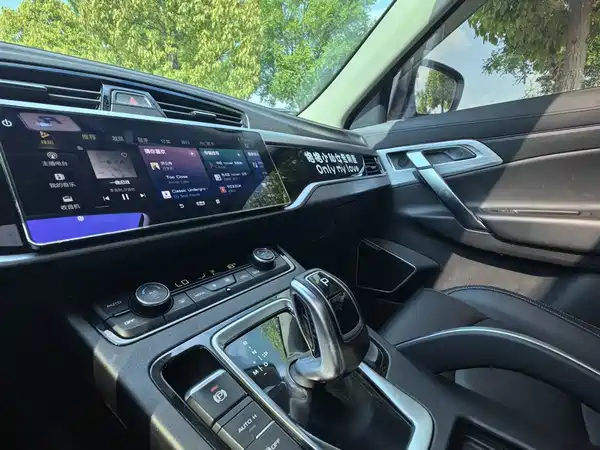 Geely Boyue 2021