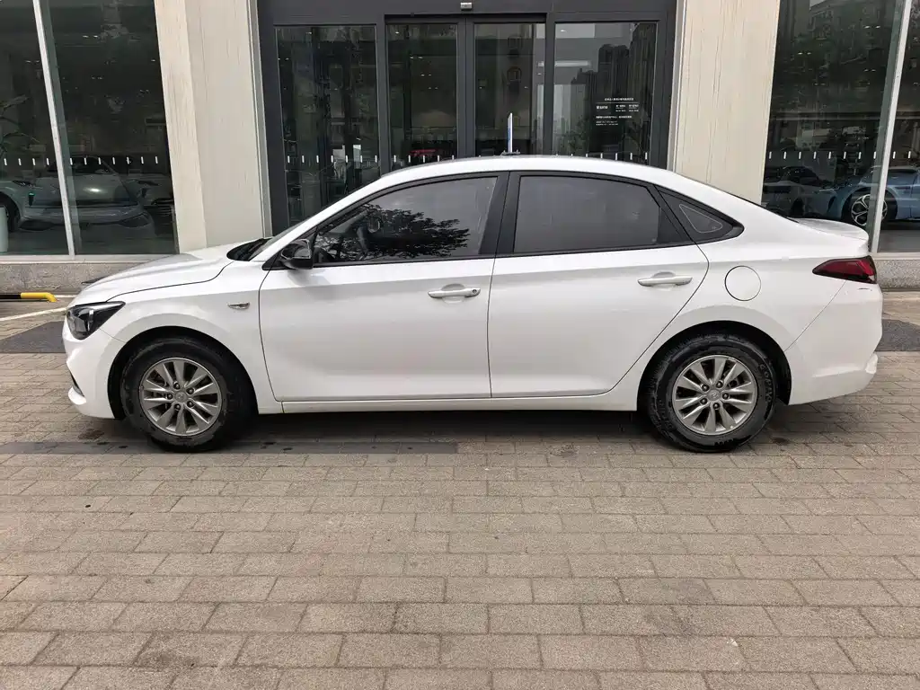 Hyundai Elantra 2019 — фото 21