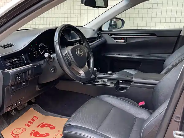 Lexus ES 2014