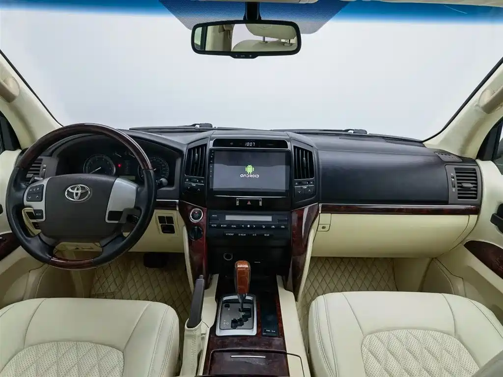 Toyota Land Cruiser 2016 — фото 25