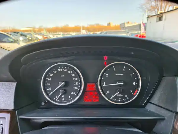 BMW 5 Series 2010