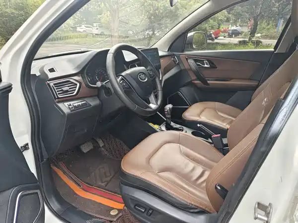 FAW Senya R7 2017
