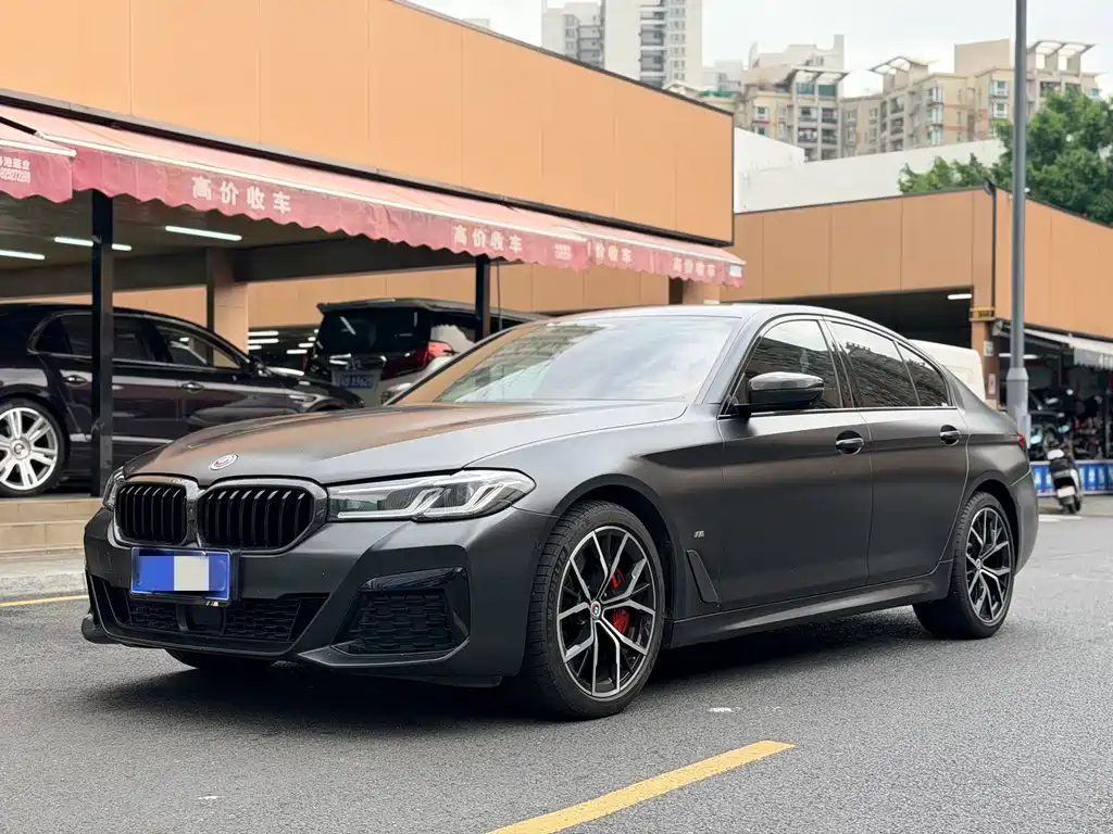 BMW 5 Series 2022 — фото 1