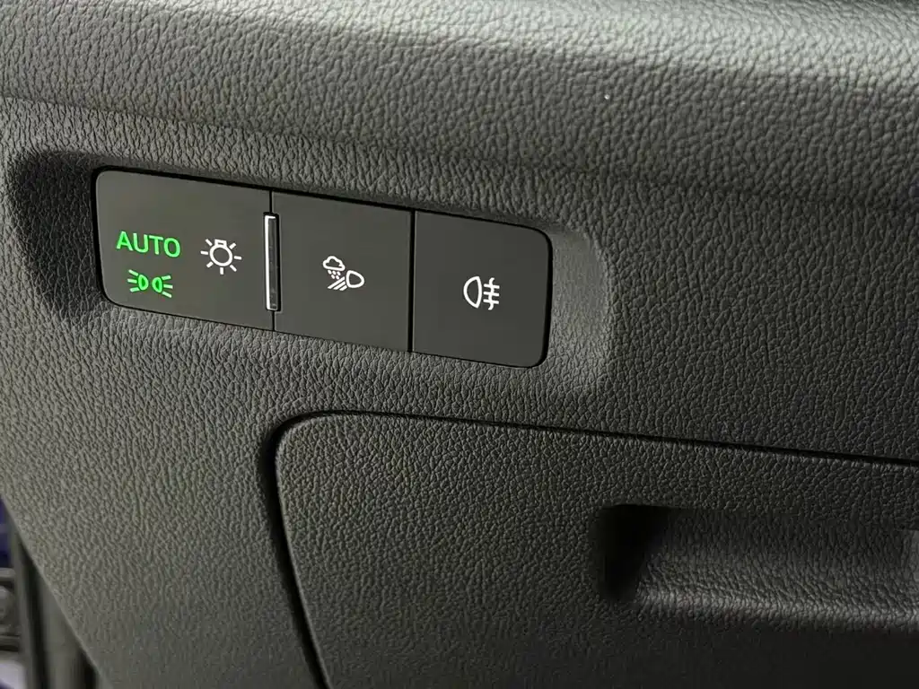 Skoda Octavia 2021 — фото 16