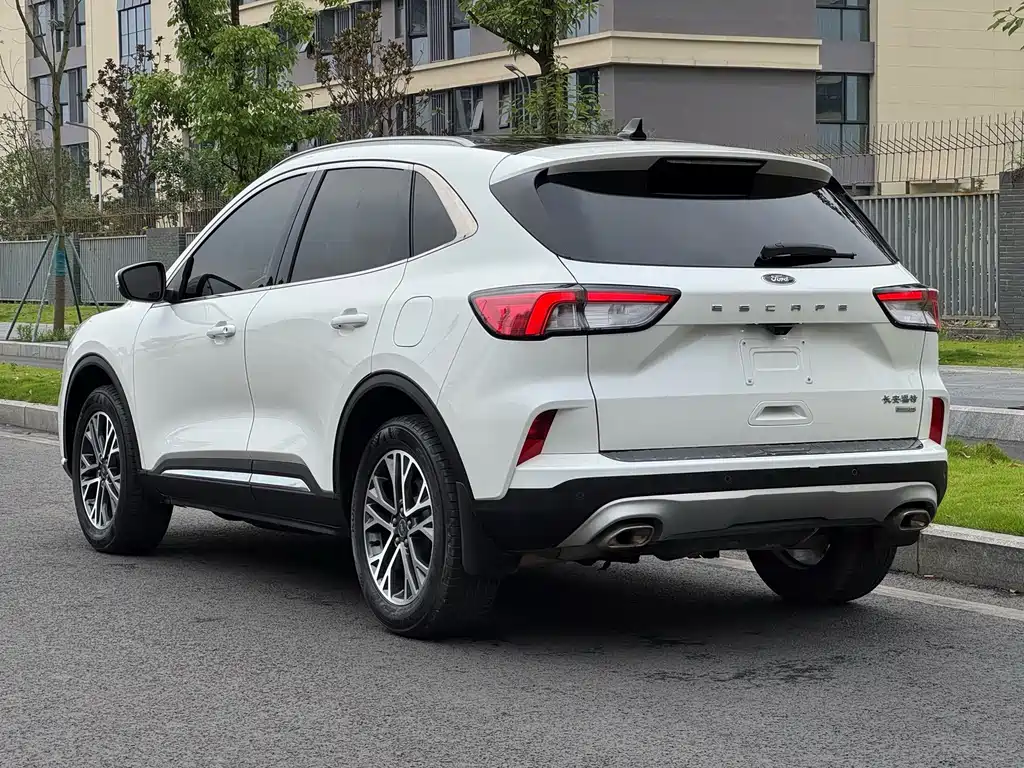 Ford Edge 2022 — фото 18