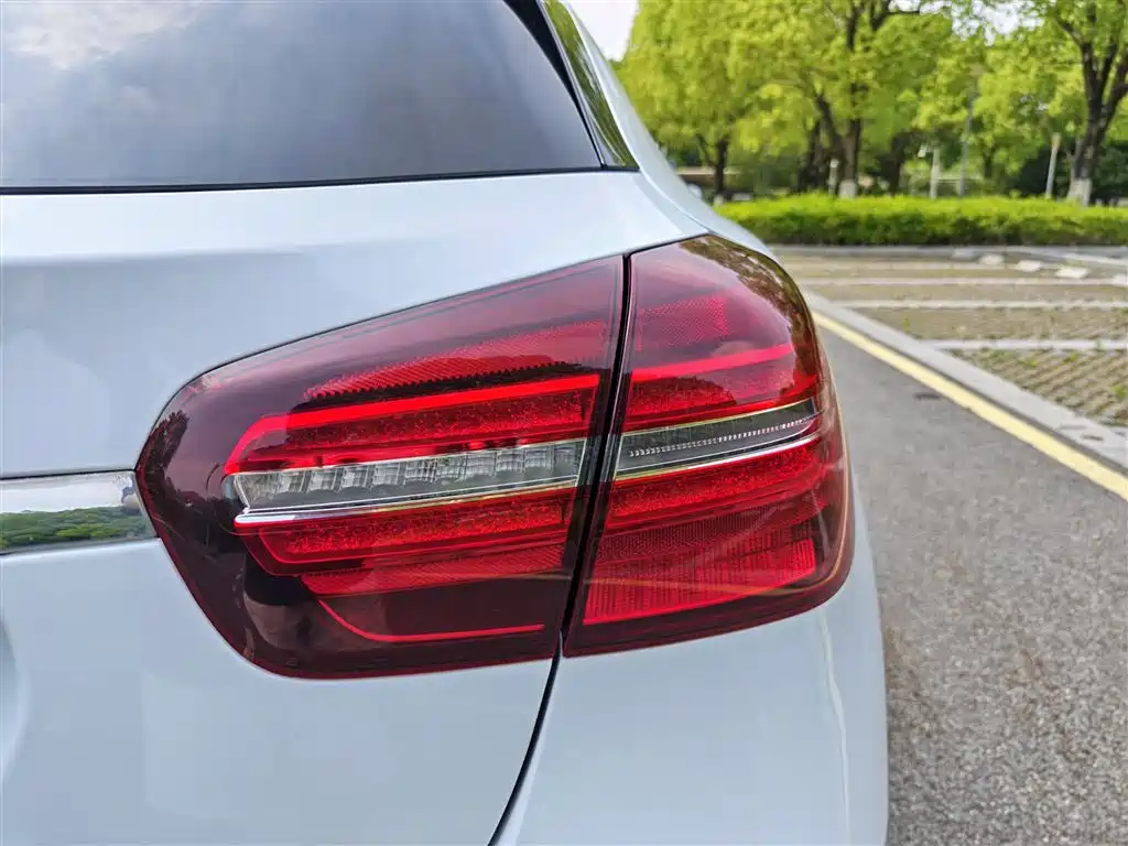 Mercedes-Benz GLA 2018 — фото 24