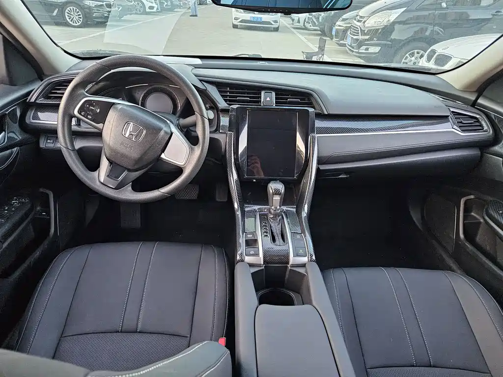 Honda Civic 2018 — фото 10