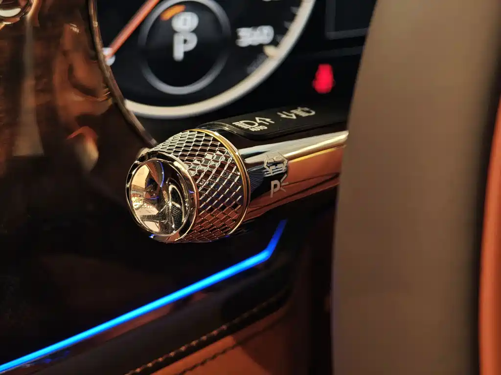 Bentley Flying Spur — фото 12