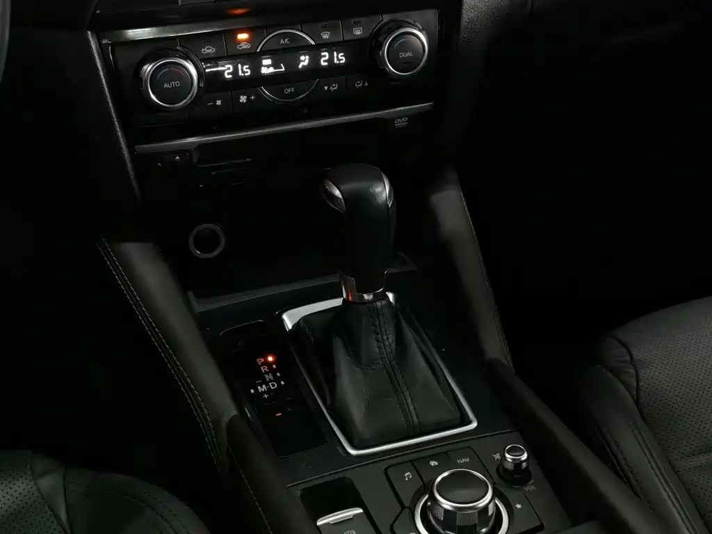 Mazda Atenza 2018 — фото 13