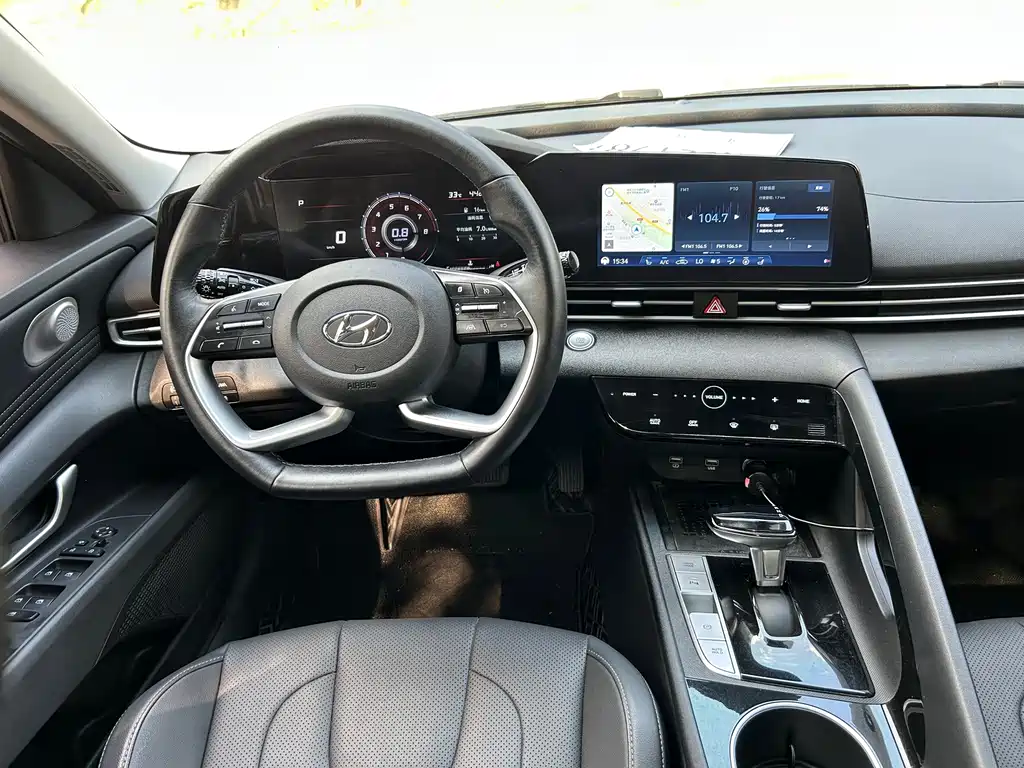 Hyundai Elantra 2022 — фото 16