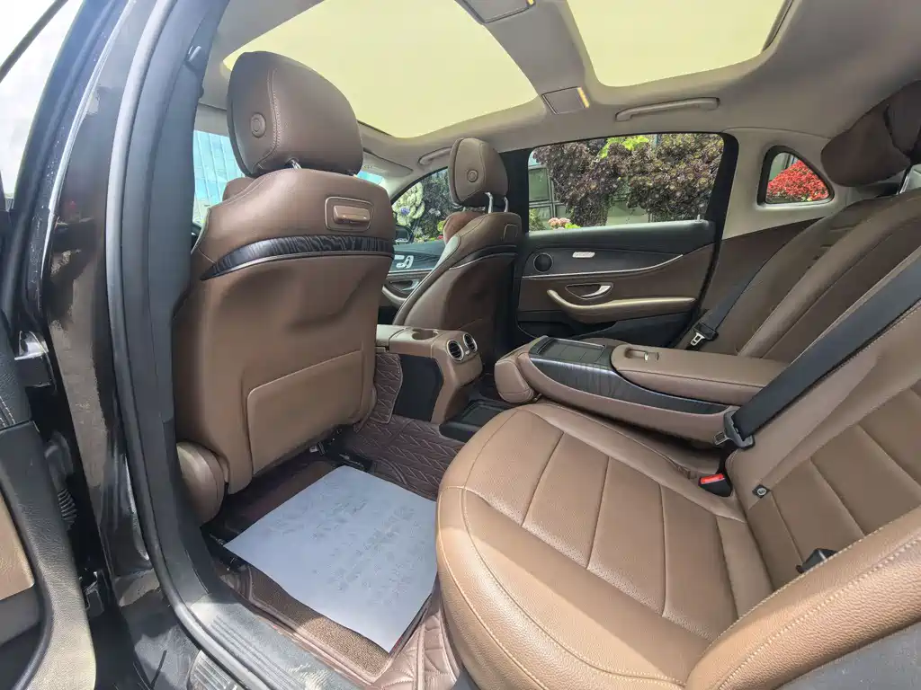 Mercedes-Benz E-Class 2019 — фото 8