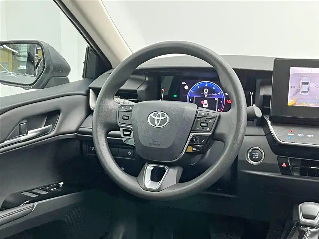 Toyota Camry 2025 — фото 22