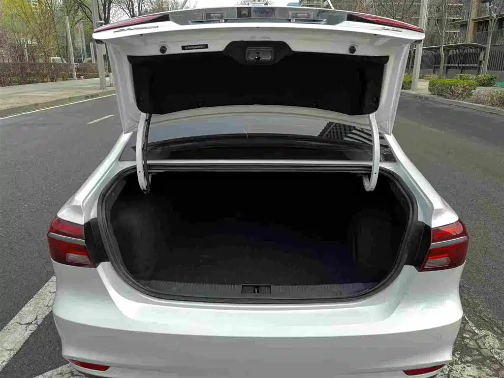 Roewe i6 Classic 2021 — фото 8