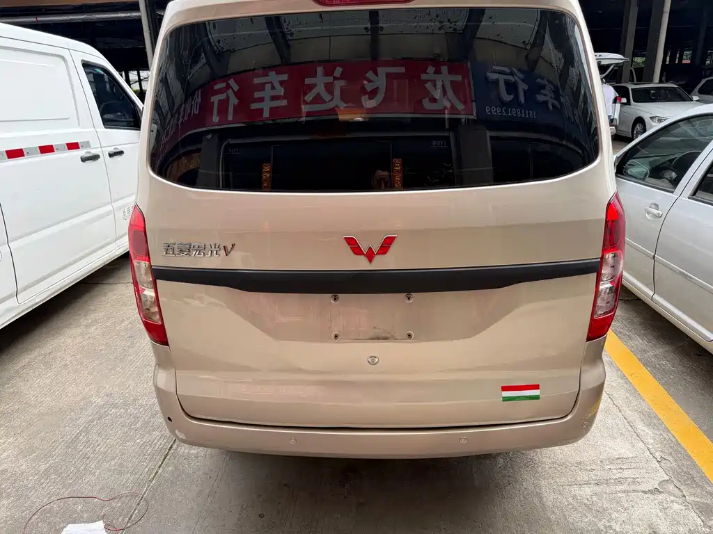 Wuling Hongguang V 2020 — фото 12