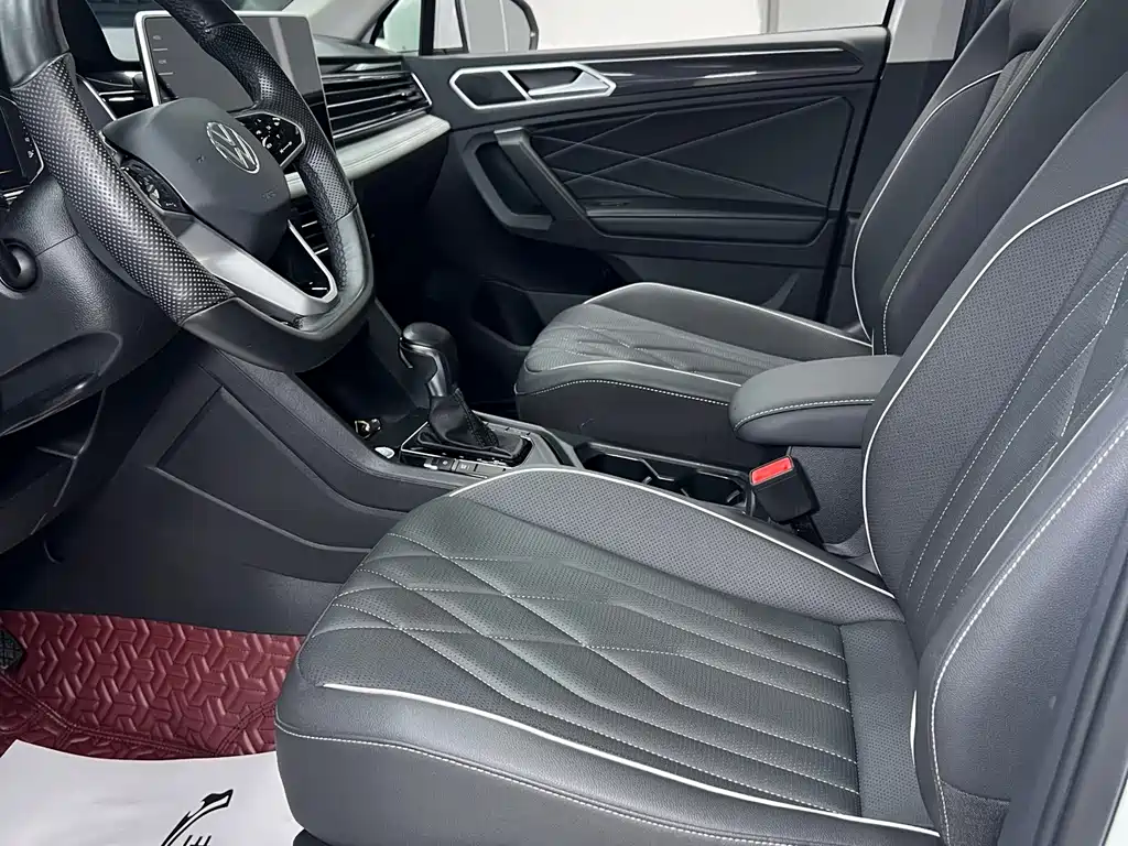 Volkswagen Tiguan L 2023 — фото 15