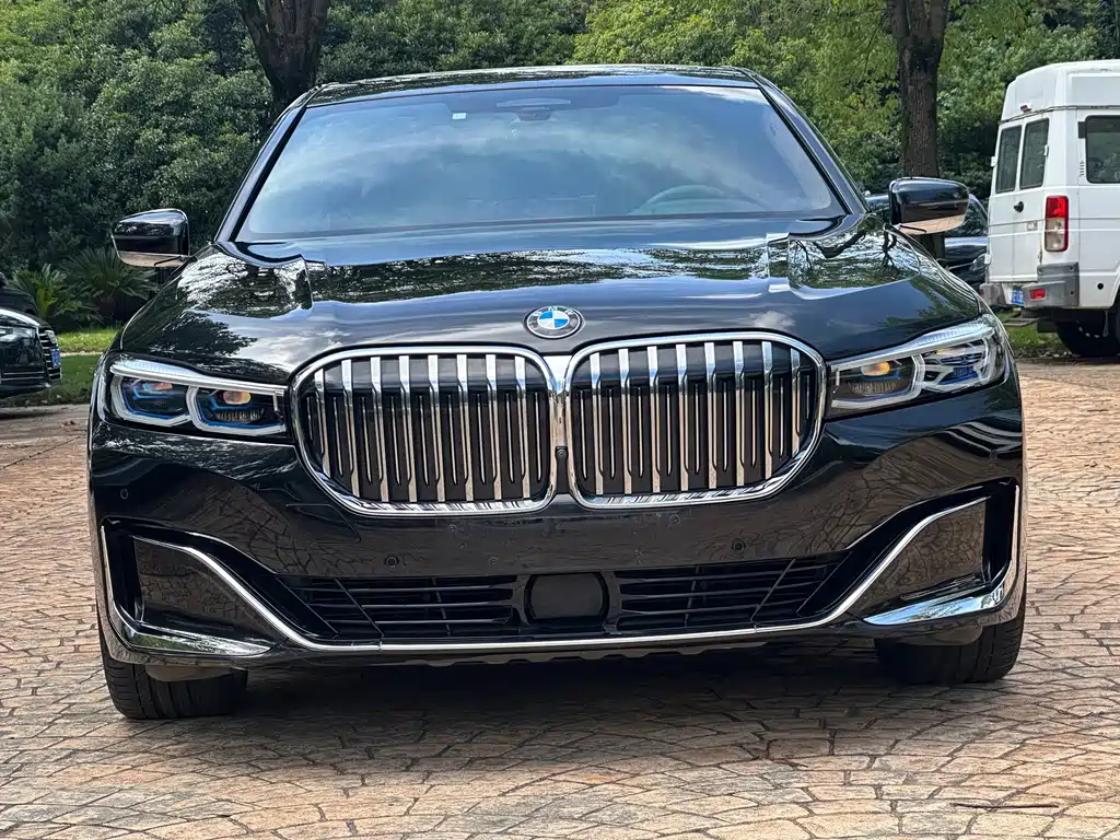 BMW 7 Series 2020 — фото 11