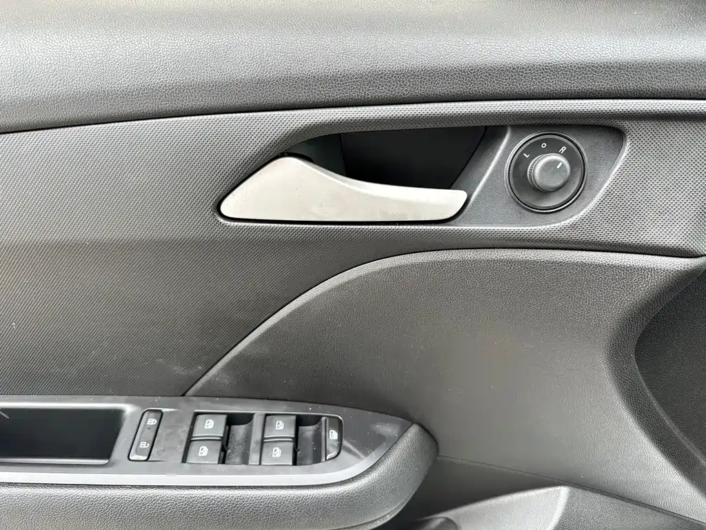 Chevrolet Monza 2019 — фото 17