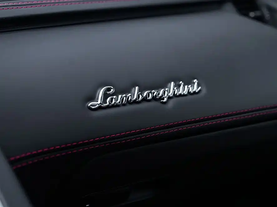 Lamborghini Aventador 2016 — фото 24