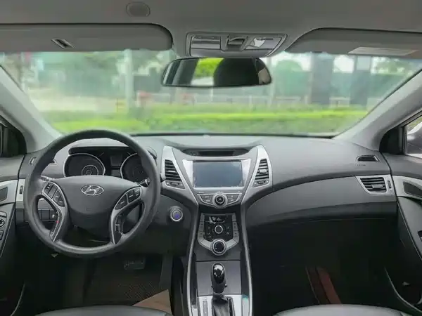 Hyundai Elantra Langdong 2017