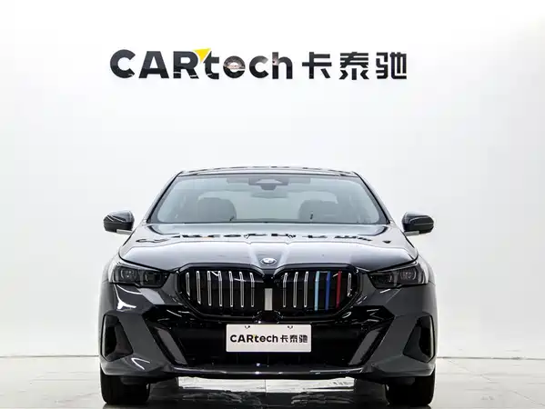 BMW 5 Series 2025