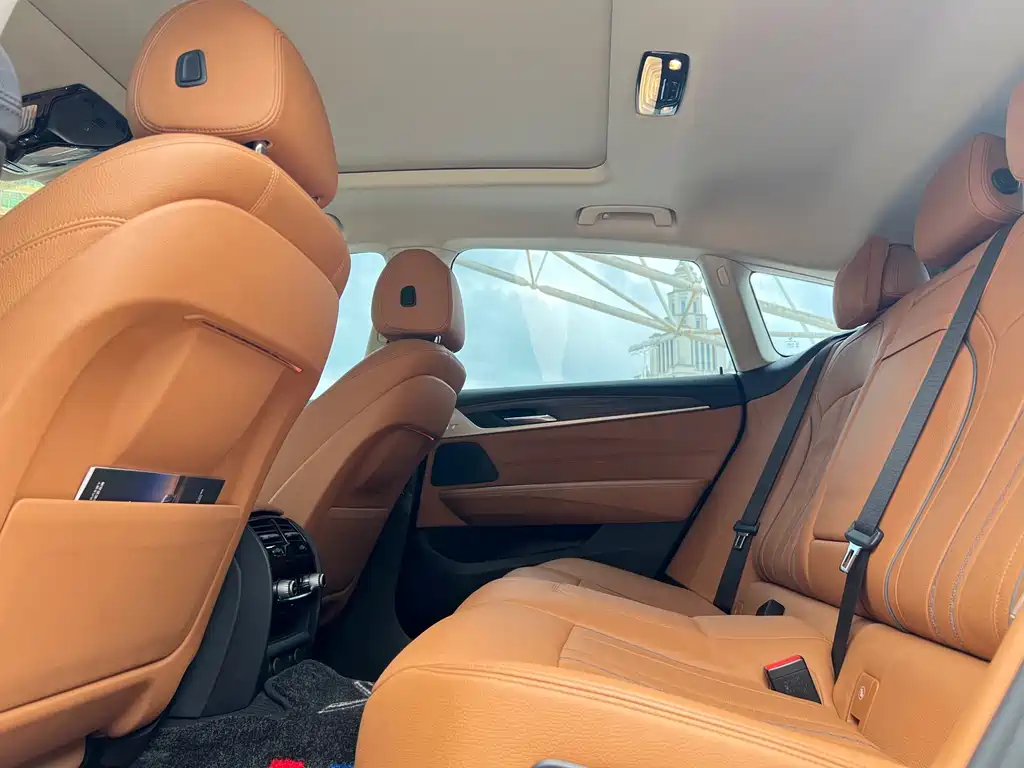 BMW 6 Series GT 2019 — фото 12