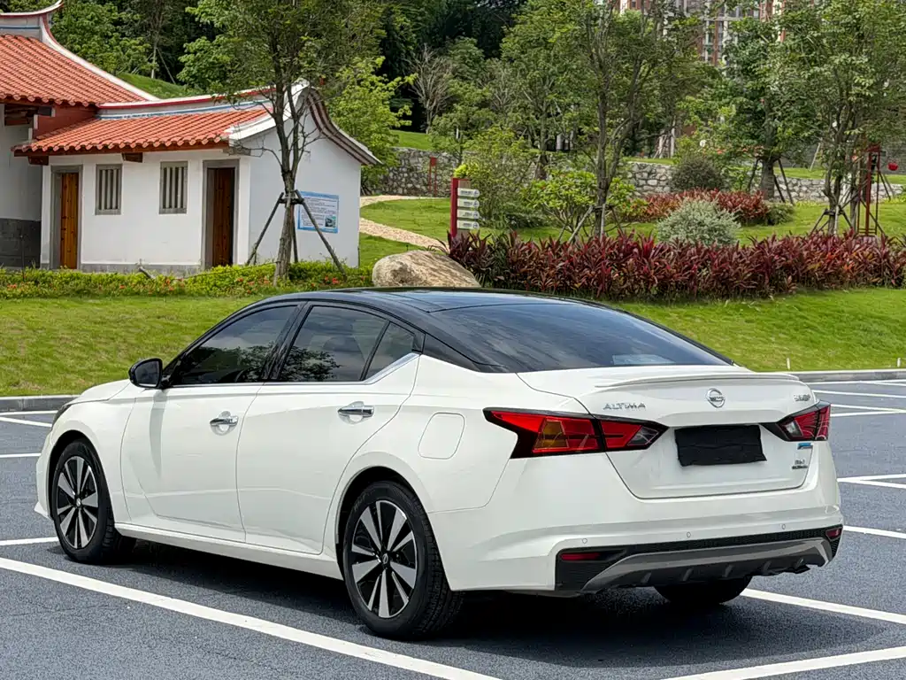 Nissan Teana 2022 — фото 11