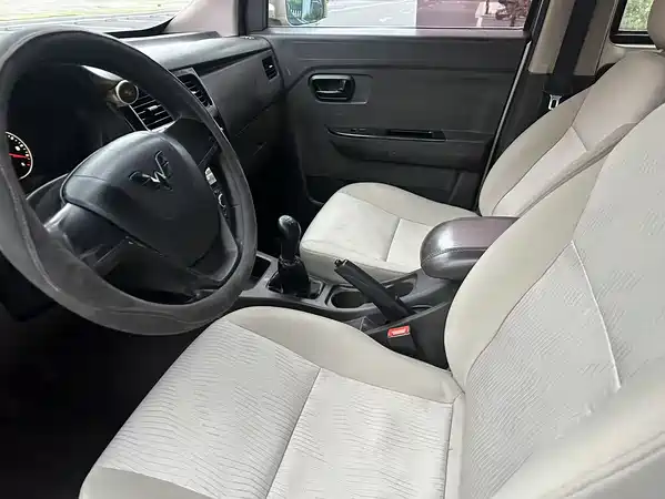 Wuling Rongguang V 2016