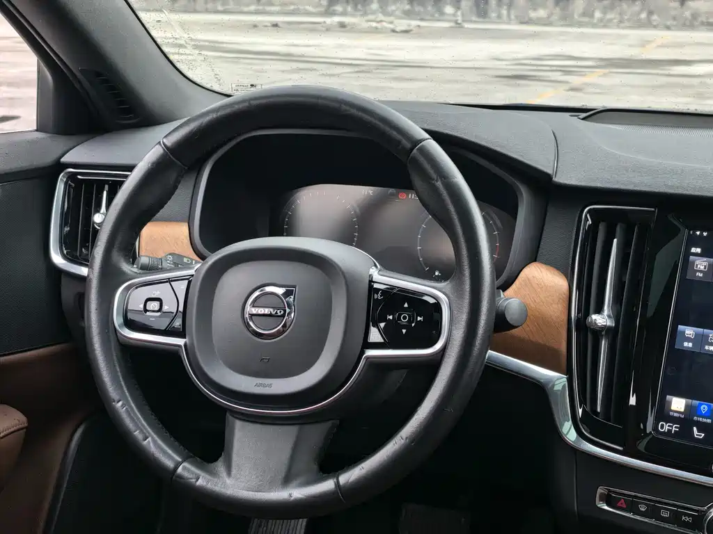 Volvo S90 2021 — фото 9