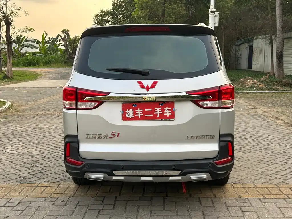 Wuling Hongguang 2016 — фото 4