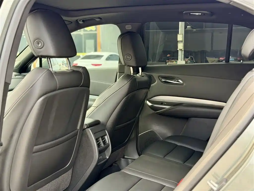 Cadillac XT4 2019 — фото 25