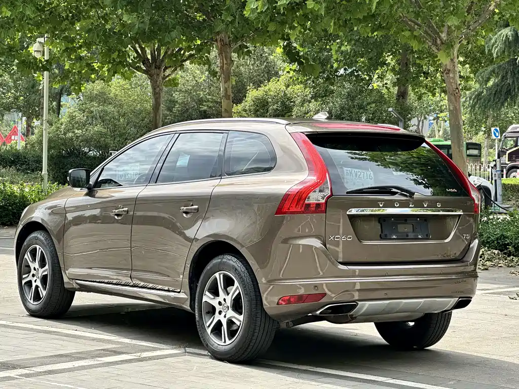 Volvo XC60 2014 — фото 11