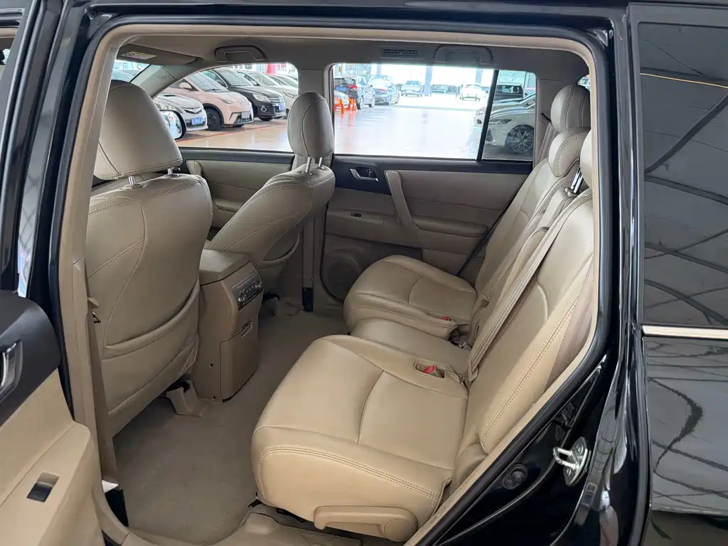 Toyota Highlander 2014 — фото 12