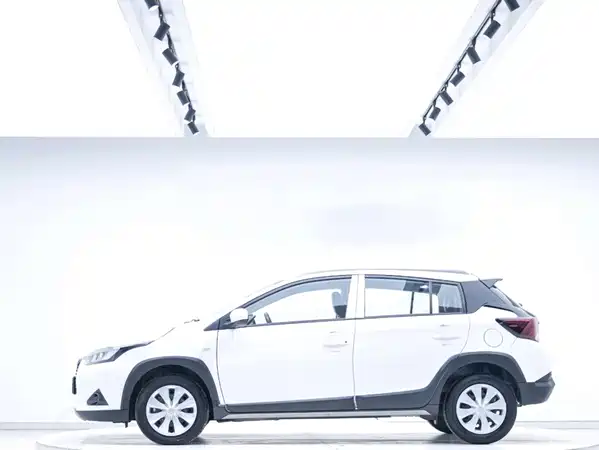 Toyota Yaris L 2023