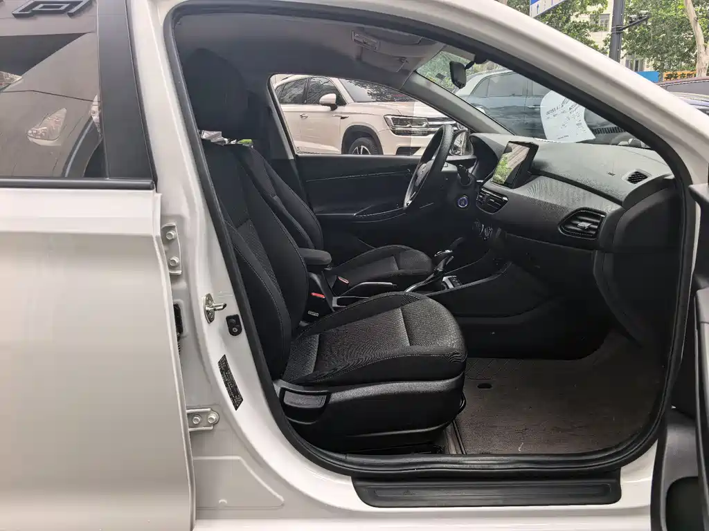 Hyundai Elantra 2019 — фото 15