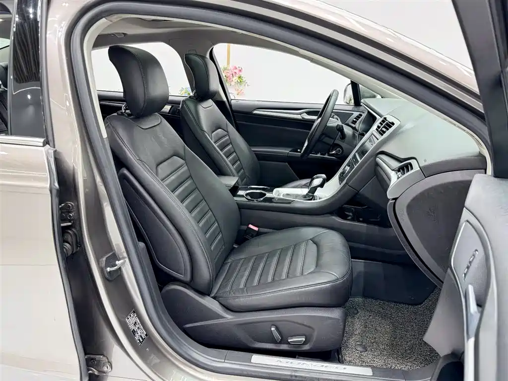 Ford Mondeo 2015 — фото 10