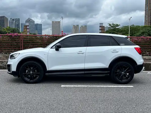 Audi Q2L 2021