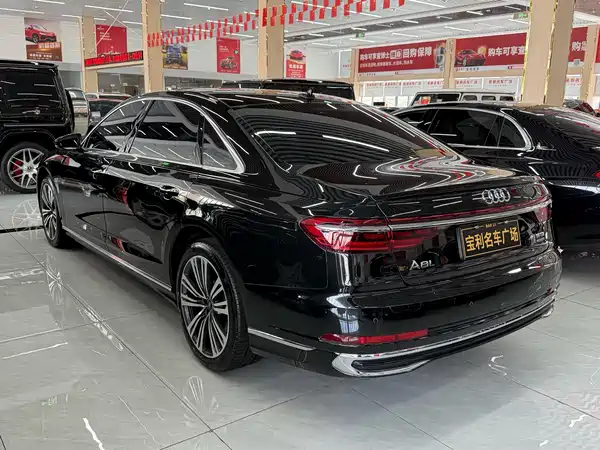 Audi A8 2025